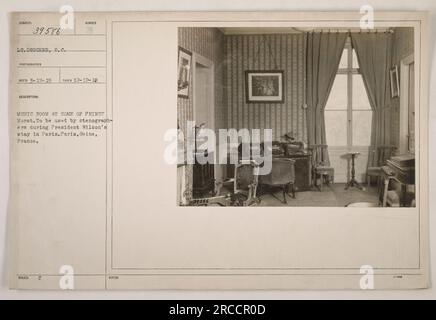 Lieutenant Drucker, ein Fotograf, machte dieses Bild am 12. Dezember 1918 im Sunder Music Room im Haus von Prinz Murat in Paris, Frankreich. Der Raum wurde für Stenografen vorbereitet, die er während des Besuchs von Präsident Wilson in Paris benutzen konnte. Dieses Bild ist in der Sammlung als 39586 gekennzeichnet. Stockfoto