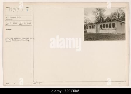 Soldat besprüht Krippenspieler im Remunt Depot Nr. 7 in Bordeaux, Frankreich. Datum: 8. Dezember 1918. Fotograf: W. Soper. Fotonummer: 36707. Stockfoto