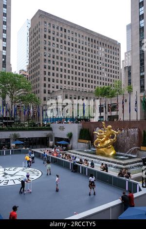 Architektonische Details des Rockefeller Center, einem großen Komplex bestehend aus 19 Geschäftsgebäuden im Viertel Midtown Manhattan, New York City Stockfoto