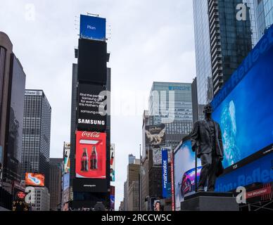 Architektonische Details am Times Square, einer wichtigen Handelskreuzung, Touristenziel, Unterhaltungszentrum und Viertel in Manhattan, New York Stockfoto