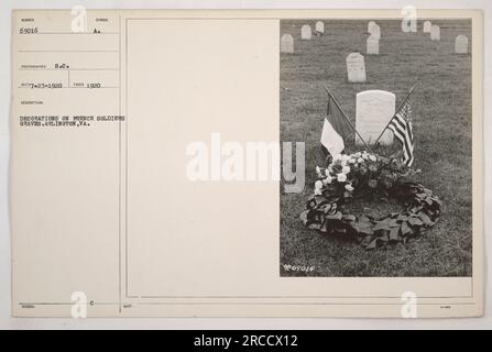 Dekorationen an den Gräbern französischer Soldaten auf dem Arlington Friedhof, VA. Das Foto wurde 1920 von S.C. Reco aufgenommen. Die Dekorationen sind eine symbolische Hommage an die Soldaten, die während des Ersten Weltkriegs dienten. Die genaue Bedeutung und Bedeutung der Dekorationen ist unbekannt. Stockfoto