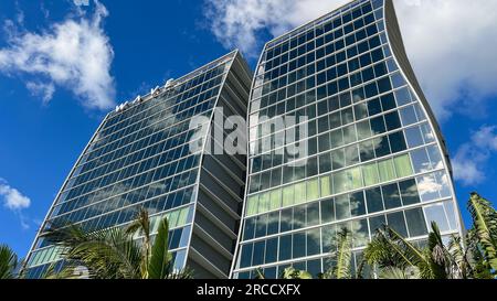 Orlando, FL USA - Dezember 23 2021: Das Äußere des Wave Hotels am Lake Nona in Orlando, Florida. Stockfoto