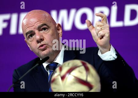 Aktenfoto vom 16.-12-2022 von FIFA-Präsident Gianni Infantino. Die Organisatoren haben es auf eine Rekordzahl von zwei Milliarden Zuschauern für die Ausgabe 2023 abgesehen – eine Zahl, die doppelt so viele Zuschauer wie die Weltmeisterschaft 2019 in Frankreich ansprechen würde. Ausgabedatum: Freitag, 14. Juli 2023. Stockfoto