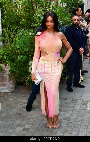 LONDON, ENGLAND - 13. JULI: Munroe Bergdorf nimmt am 13. Juli 2023 in London an der British Vogue x Selbstportrait Summer Party im Chiltern Firehouse Teil. Kredit: Siehe Li/Picture Capital/Alamy Live News Stockfoto