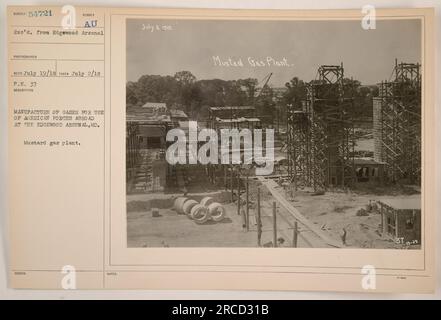 Herstellung von Gasen in Edgewood Arsenal, MD. Dieses Foto zeigt die Senfgasanlage, die von amerikanischen Streitkräften im Ausland während des Ersten Weltkriegs verwendet wurde. Es wurde am 2. Juli 1918 aufgenommen und ist Teil einer Sammlung, die amerikanische Militäraktionen während des Krieges dokumentiert. Stockfoto