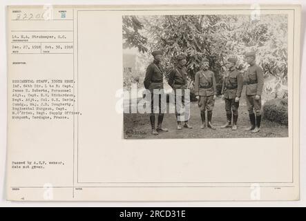Regimentsstab der 336. Infanterie, 84. Division, in Monpont, Dordogne, Frankreich. Von links nach rechts: Kapitän James H. Roberts, Personaladjutant; Kapitän R.W. Richardson, Regimentadjutant; Oberst G.H. Davis, kommandierender Offizier, Major J.B. Dougherty, Regimentchirurg; Hauptmann M. O'Brien, Regiment Supply Officer. Foto von LT. H.A. Strohmeyer. Vom A.E.F.-Zensor angenommen. Stockfoto