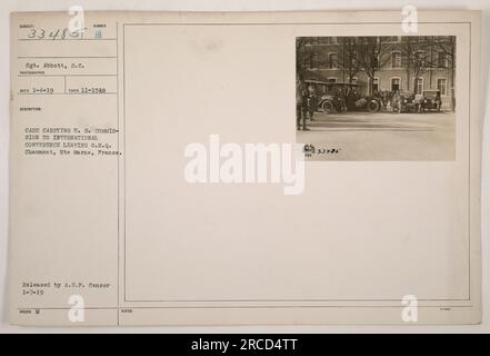 Bildbeschreibung: Ein Schwarzweißfoto mit einer Reihe von Autos, die die USA befördern Kommission zu einer internationalen Konferenz. Das Foto wurde von Sergeant Abbott, S.C. am 15. November 1918 am G.H.Q. Chaumont, Hte Marne, Frankreich. Dieses Foto wurde von der A.E.F. veröffentlicht Zensor am 7. Januar 1919. (Hinweis: Bildbezeichnung: 111-SC-33485 Sgt. Abbott, S.C. Fotograf Reco 1-4-19 Aufgenommen 11-15-48) Stockfoto