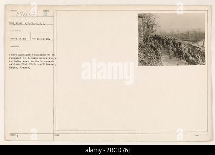 Die ersten amerikanischen Gefangenen werden von den Deutschen freigelassen, bevor sie zurück zu ihren Einheiten geschickt werden. Foto aufgenommen am 14. November 1918 in Vilosnes, Mause, Frankreich. Sergeant Frank Apollock, Fotograf des Signalkorps, hat diesen Moment festgehalten. Bildnummer SC-37417 aus der Sammlung amerikanischer Militäraktionen während des Ersten Weltkriegs." Stockfoto