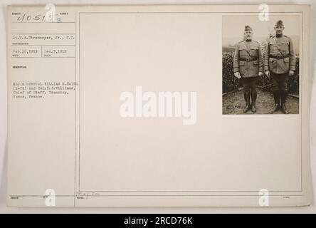 Leutnant H.A. Strohmery Jr., S.C. fotografiert Major General William R. Smith (links) und Oberst E.J. Williams, Stabschef, in Tronchoy, Yonne, Frankreich, am 26. Februar 1919. Stockfoto