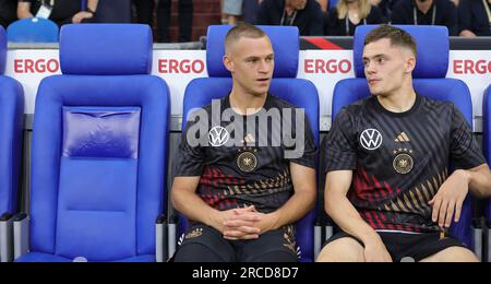 Gelsenkirchen, Deutschland. 20. Juni 2023. firo : 20. Juni 2023, Fußball, DFB-Nationalmannschaft, Deutschland, Freundschaftsspiel, GER, Deutschland - Kolumbien 0: 2 Joshua KIMMICH, GER, Left und Florian WIRTZ auf der Ersatzbank Credit: dpa/Alamy Live News Stockfoto