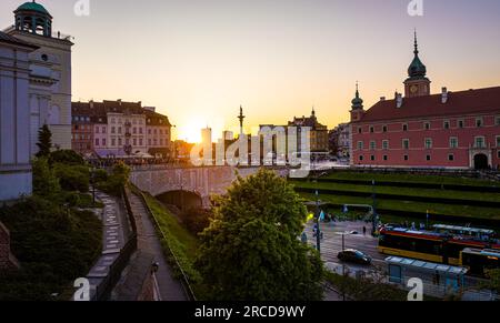 Blick aus der Vogelperspektive auf die Altstadt von Warschau, eine UNESCO-Stätte, die nach dem Zweiten Weltkrieg rekonstruiert wurde Stockfoto