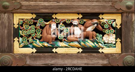 Drei Weise Affen am Nikko Tosgogu-Schrein, Japan. Stockfoto