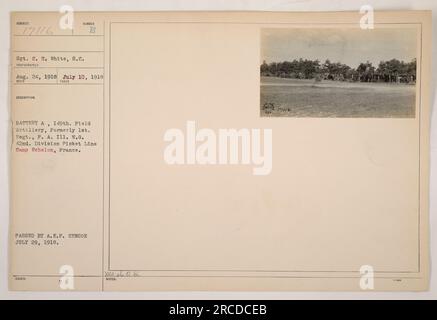 Soldaten der Battery A, 149. Feldartillerie der 42. Division, haben ein Lager in Frankreich eingerichtet. Das Foto, aufgenommen am 10. Juli 1918, zeigt Sergeant C. H. White und seine Männer in einem Streikposten-Camp, deren vorherige Einheit das 1. Regiment der F.A. war Die Nationalgarde Von Illinois. Das Bild hat die Zensur der A.E.F. am 29. Juli 1918 bestanden. Stockfoto