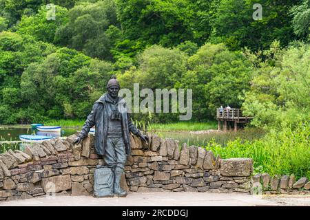 Tom Weir Statue, Balmaha, Loch Lomond, Schottland, Großbritannien Stockfoto