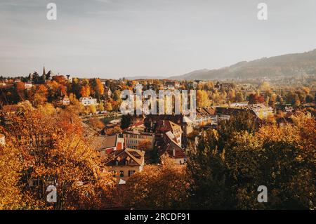 Berner Stadtlandschaft mit Fluss Aare und Gebäuden Bern-Mittelland-Bezirk Schweiz Stockfoto