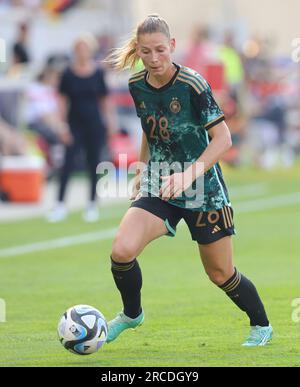 Offenbach, Deutschland. 24. Juni 2023. firo: 06/24/2023, Fußball, Freundschaftsspiel DFB Frauenlandspiel Deutschland - Vietnam 2:1 GER Sarai Linder, Single Action, Guthaben: dpa/Alamy Live News Stockfoto