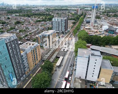 Die neuen Appartements überblicken Walthamstow Central, London UK Drohne, Antenne Stockfoto