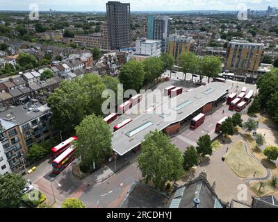 Walthamstow Central London UK Busbahnhof Drohne, Antenne Stockfoto