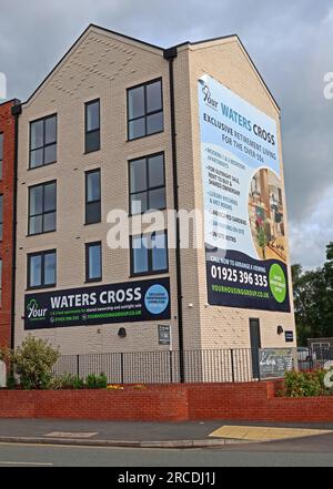 Ihre Wohnungsgruppe, Waters Cross Shared Ownership Retirement Living Development, Watling Street, Northwich, Cheshire, England, UK, CW9 5EX Stockfoto