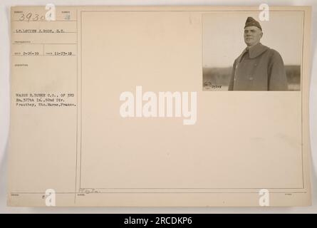 LT. Lucien J. Rode, S.C., machte dieses Foto (Bildnummer 39308) am 23. November 1918 in Prauthey, hte. Marne, Frankreich. Das Foto zeigt Major E. Burke, kommandierender Offizier des 3. Bataillons, 327. Infanterieregiment, 82. Division, der Soldaten Auszeichnungen überreicht. In den Notizen steht die ID-Nummer des Soldaten als 099388. Stockfoto