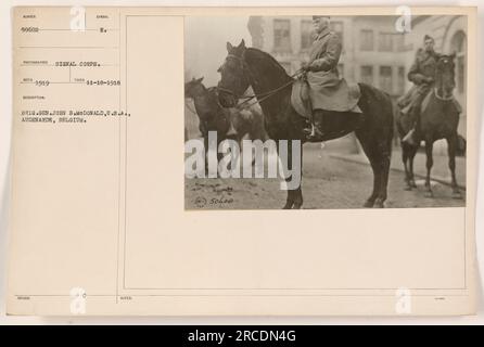 Brigg. Gen. John B. McDonald vom US-Militär wird im Ersten Weltkrieg in Audenarde, Belgien, gezeigt. Dieses Foto wurde am 18. November 1918 aufgenommen und ist Teil der Serie Sumber-50602. Es wurde von einem Fotografen vom E. Signal Corps aufgenommen. Stockfoto