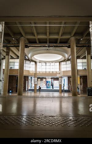 Palais de Tokyo, ein Ausstellungsraum für moderne und zeitgenössische Kunst, Paris, Frankreich Stockfoto