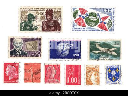 Klassische Briefmarken aus Frankreich auf weißem Hintergrund. Stockfoto
