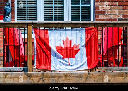 Die Leute feiern den Canada Day. Wir haben das Feuerwerk, die Grillpartys und die Feierlichkeiten in Kanada genossen. Stockfoto