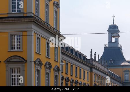 Bonn - 22. Mai 2023 : Blick auf die wunderschöne Architektur der Universität Bonn Stockfoto