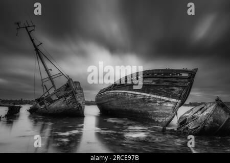 Verlassene Fischereifahrzeuge an der Küste von Suffolk Stockfoto