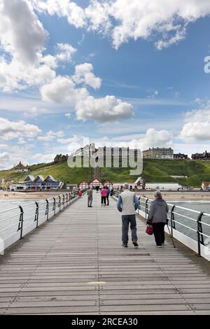 Saltburn Pier und Strand im Sommer, Saltburn-by-the-Sea, North Yorkshire, Großbritannien Stockfoto