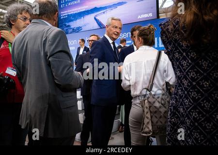 Frankreich, Occitanie, Blagnac auf 2023-07-10. Bruno Le Maire, französischer Minister für Wirtschaft, Finanzen, Industrie und digitale Souveränität, Roland LESC Stockfoto