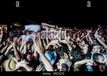 Bellaria, Italien. 13. Juli 2023. Idles live in Bellaria Igea Marina (Foto von Carlo Vergani/Pacific Press) Kredit: Pacific Press Media Production Corp./Alamy Live News Stockfoto