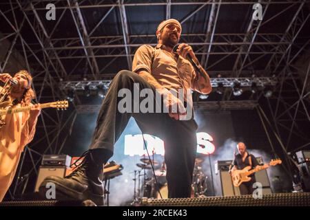 13. Juli 2023, Bellaria, Emilia Roamagna, Italien: Idles live in Bellaria Igea Marina (Kreditbild: © Carlo Vergani/Pacific Press via ZUMA Press Wire) NUR REDAKTIONELLE VERWENDUNG! Nicht für den kommerziellen GEBRAUCH! Stockfoto