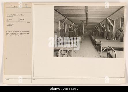 Bild des Schlafzimmers einer Einheit im Lagerkrankenhaus 64 in Chatillon sur seine, Cote d'Or, Frankreich. Aufgenommen am 14. April 1919 von Sergeant A.L. Villanova, S.C. Dieses Bild hat die Nummer 52424 und wurde am 25. Januar 1919 herausgegeben. Stockfoto