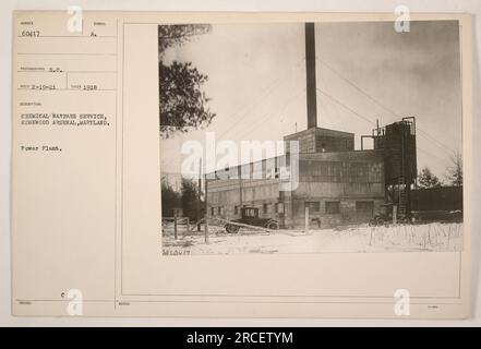 Dieses Bild von den Fotos der amerikanischen Militäraktivitäten während des Ersten Weltkriegs zeigt das Kraftwerk HUMBER 60417 im Chemical Warfare Service, Edgewood Arsenal in Maryland. Das Foto wurde 1918 aufgenommen. Das Symbol stellt den Chemical Warfare Service dar, und das Bild wurde von den A. C-HINWEISEN ausgegeben. (50 Wörter) Stockfoto