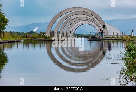 Blick auf das Falkirk Wheel am Union Canal, Schottland, Großbritannien Stockfoto