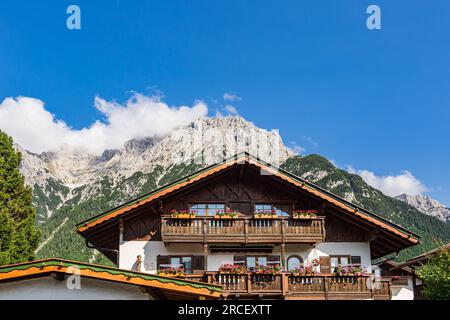 Traditionelles Gebäude in Mittenwald in Bayern. Stockfoto