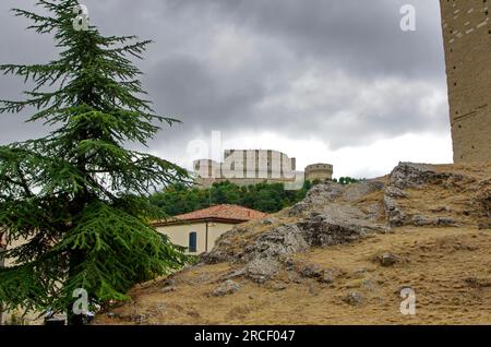 Il forte di San Leo visto dalla torre civica Stockfoto