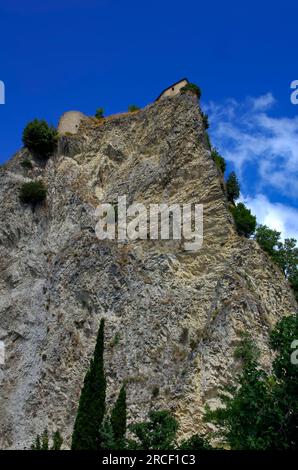 Il forte di San Leo in cima al precipizio Stockfoto