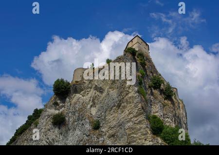 Il forte di San Leo in cima al precipizio Stockfoto