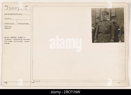 Dieses Foto zeigt Generalmajor Joseph T. Dickman, den kommandierenden General der 3. Armee, in Hollerich, Luxemburg. Das Foto wurde am 22. November 1918 von Sergeant M. Mocauley, einem offiziellen Fotografen des Signalkorps, aufgenommen. Das Bild ist unter der Nummer 111-SC-37559 katalogisiert. Stockfoto