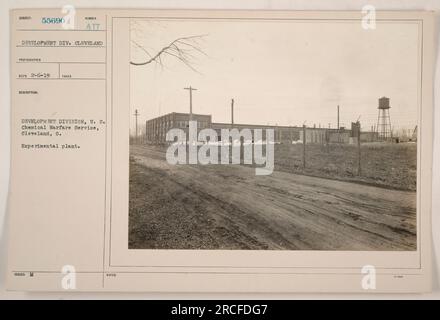 Personen, die in der Entwicklungsabteilung der USA arbeiten Chemical Warfare Service Versuchsanlage in Cleveland, Ohio. Foto aufgenommen am 6. Februar 1919. Stockfoto