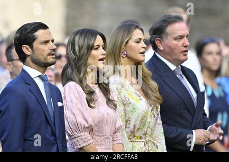 Prinz Carl Philip, Prinzessin Sofia, Prinzessin Madeleine und Chris O'Neill Genießen Sie ein Konzert in der Burgruine Borgholm während der 46. Geburtstagsfeier von Kronprinzessin Victoria im Solliden Palace, Borgholm, Schweden, 14. Juli 2023. Foto: Mikael Fritzon / TT / Code 62360 Stockfoto