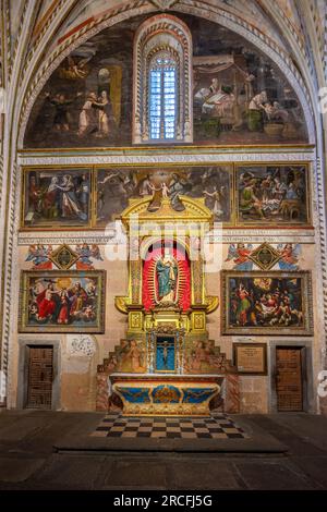 Kapelle der unbefleckten Empfängnis (La Concepcion) in der Kathedrale von Segovia - Segovia, Spanien Stockfoto