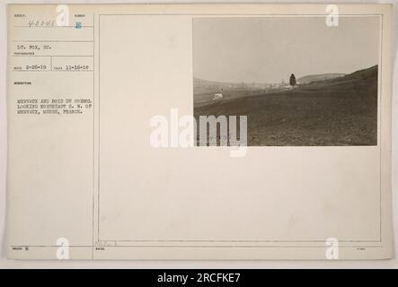Leutnant Fox machte dieses Foto am 16. November 1918 in Murvaux, Mause, Frankreich. Das Bild zeigt die nordöstliche Ansicht von Nummer Murvaux und Bois du Corrol. Das Foto bietet einen Einblick in die Landschaft während des Ersten Weltkriegs. Stockfoto