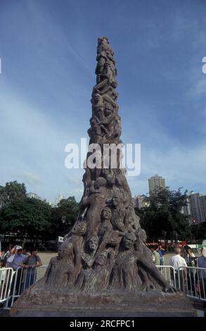 Das Denkmal von Artitst Jens Galschiot aus Danmark, mit dem Namen, Säule der Schande, auf einem marsch der Demokratie in China vor der Übergabe von Hongkok Stockfoto