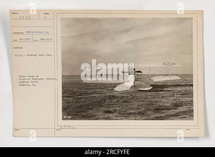 Italienisches SIA-Flugzeug an der Aviation Experiment Station, Langley Field, Hampton, Virginia. Die Abbildung zeigt eine Rückansicht des SIA-Flugzeugs. Dieses Foto wurde im November 1917 von einem Fotografen des Signalkorps aufgenommen. Es ist Teil der Serie 111-SC-1283. Stockfoto