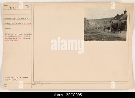 Ein Foto, das von A.C. aufgenommen wurde Am 22. Juli 1918 zeigt Duff den C. 103. Supply Train (früher bekannt als Pennsylvania Supply Train), der durch Vaux, Frankreich, fährt. Das Bild wurde während des Ersten Weltkriegs aufgenommen und am 6. August 1918 vom A.E.F.-Zensor genehmigt. Stockfoto