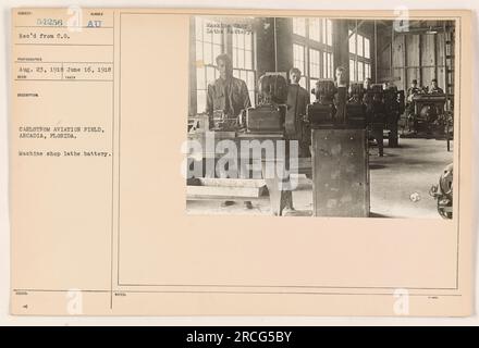 Maschinenwerkstatt-Drehbatterie bei Carlstrom Aviation Field in Arcadia, Florida. Das Foto wurde am 23. August 1918 aufgenommen. Diese Maschinenwerkstatt war während des Ersten Weltkriegs von entscheidender Bedeutung für die Wartung und Reparatur von Flugzeugen. Stockfoto